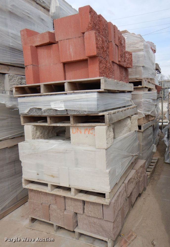 image for item DN1453 Approximately 5,000 concrete blocks
