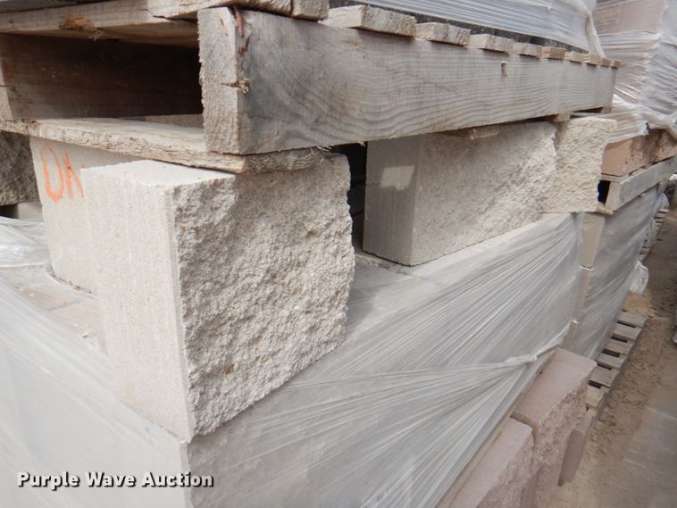 image for item DN1453 Approximately 5,000 concrete blocks