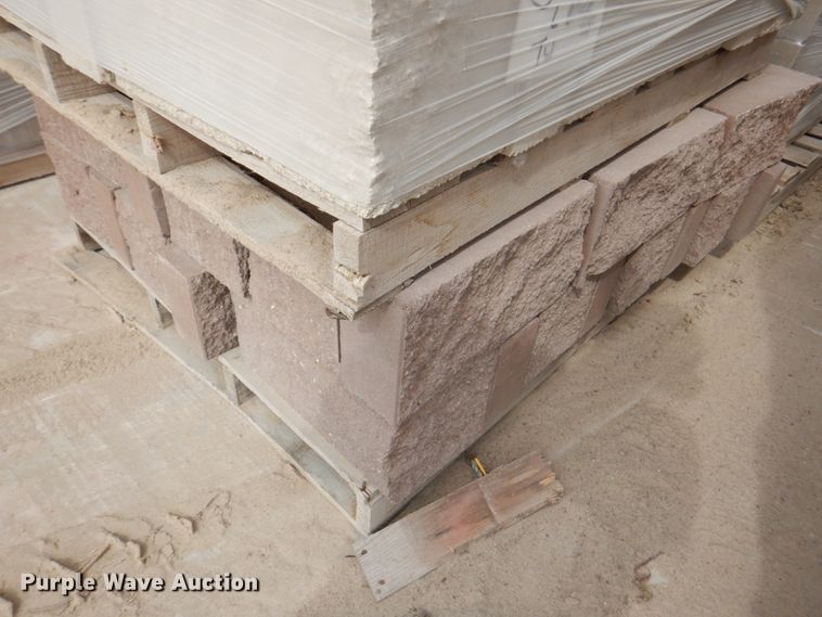 image for item DN1453 Approximately 5,000 concrete blocks