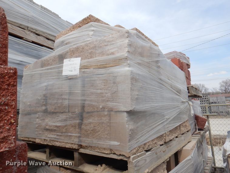 image for item DN1453 Approximately 5,000 concrete blocks
