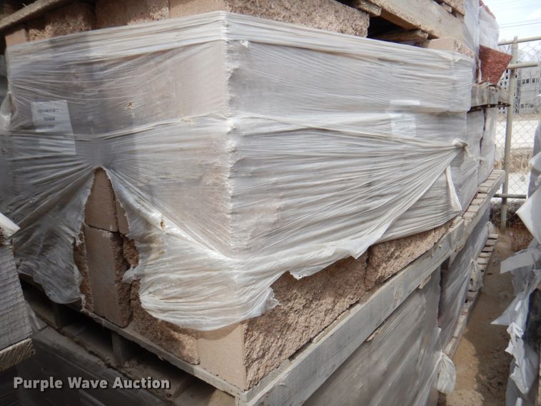 image for item DN1453 Approximately 5,000 concrete blocks