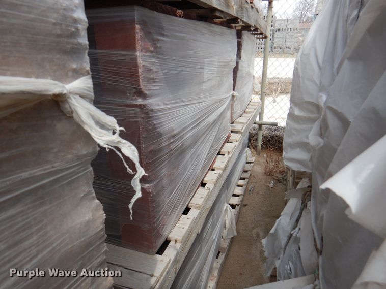 image for item DN1453 Approximately 5,000 concrete blocks