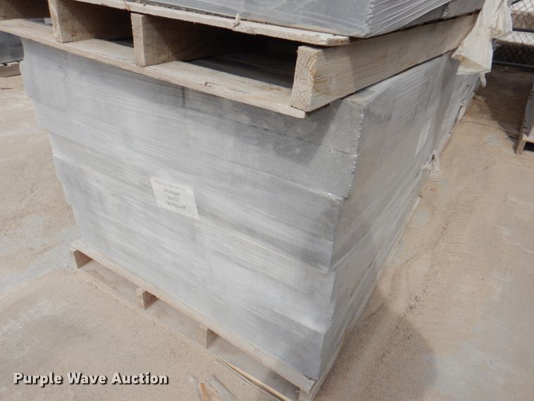 image for item DN1453 Approximately 5,000 concrete blocks