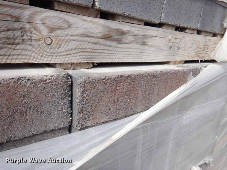 image for item DN1453 Approximately 5,000 concrete blocks