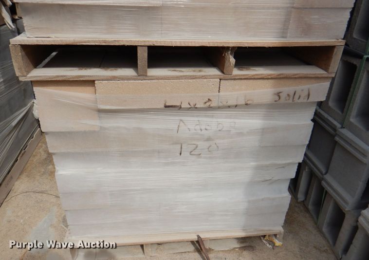 image for item DN1453 Approximately 5,000 concrete blocks