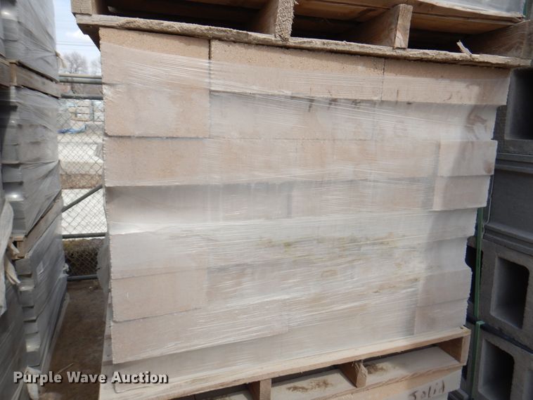 image for item DN1453 Approximately 5,000 concrete blocks