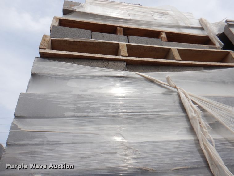 image for item DN1453 Approximately 5,000 concrete blocks