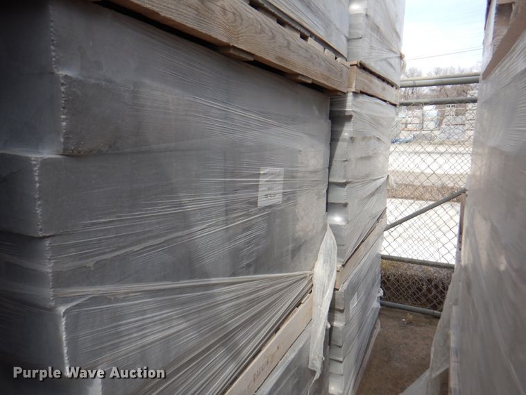 image for item DN1453 Approximately 5,000 concrete blocks