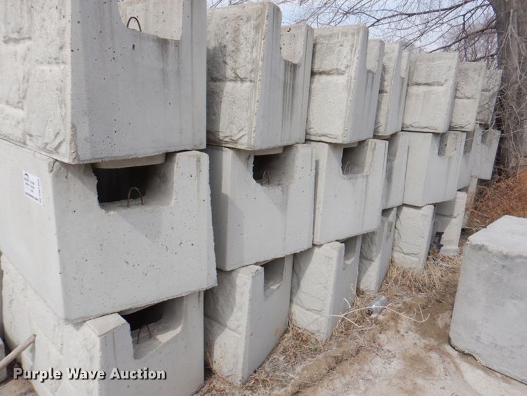 image for item DN1458 (183) wall blocks