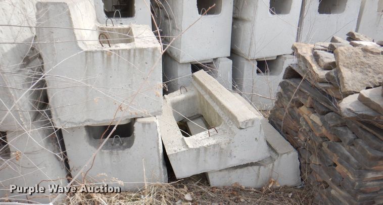 image for item DN1458 (183) wall blocks