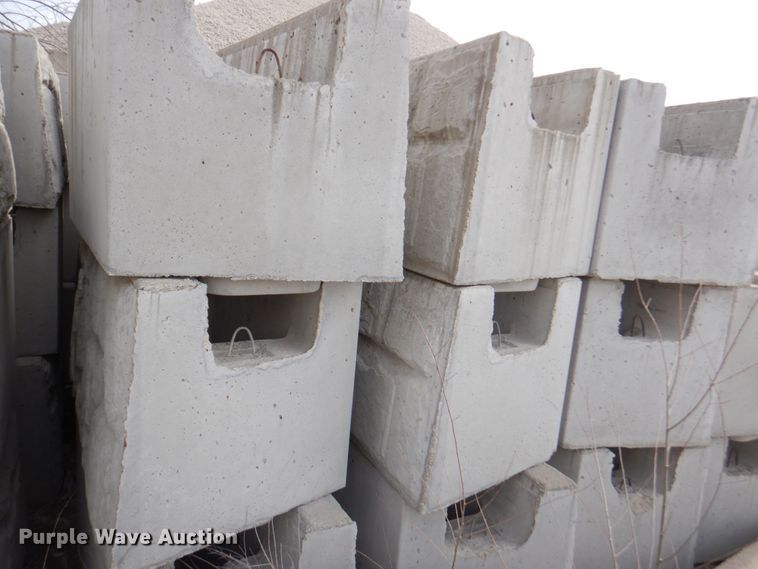 image for item DN1458 (183) wall blocks