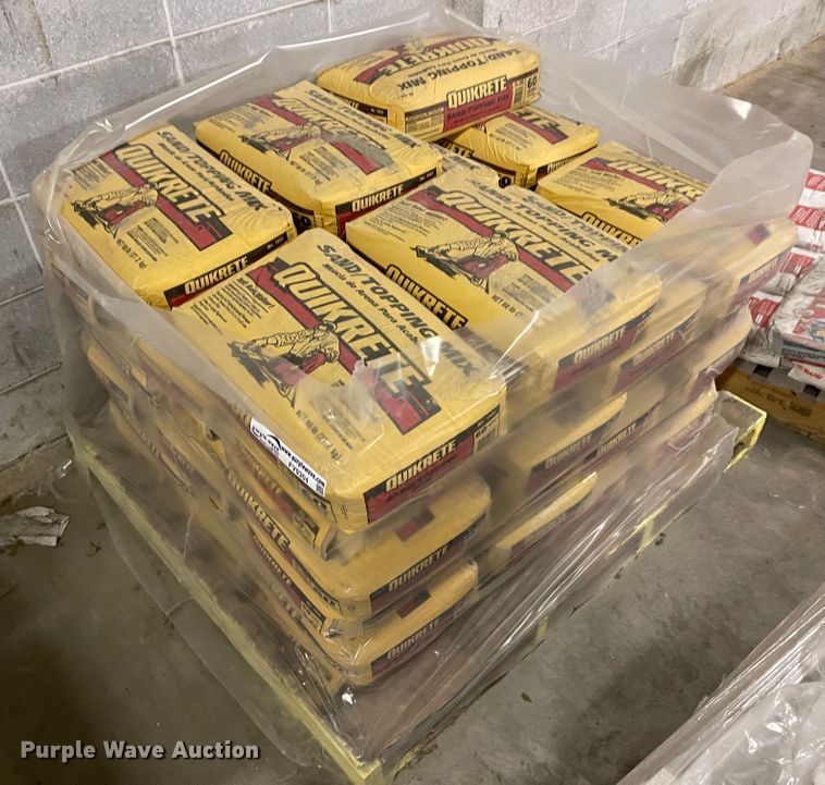 image for item FV9304 (40) bags of Quikrete sand/topping mix
