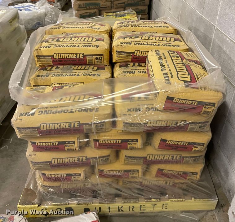image for item FV9304 (40) bags of Quikrete sand/topping mix