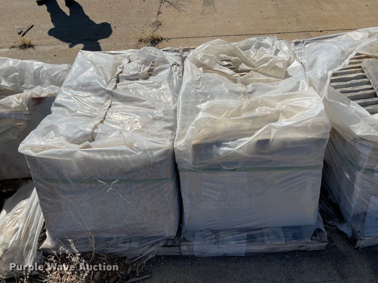 image for item FV9357 (6) pallets of Unilok Riven stone pavers