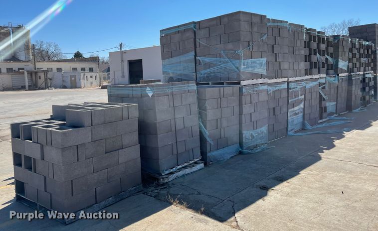 image for item FV9360 Approximately 63 pallets of 12" lightweight ProBlocks