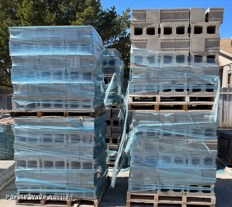 image for item FV9371 Approximately 1,100 normal weight waterproof concrete blocks