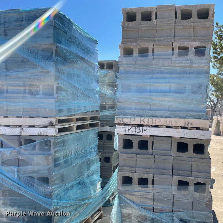 image for item FV9371 Approximately 1,100 normal weight waterproof concrete blocks