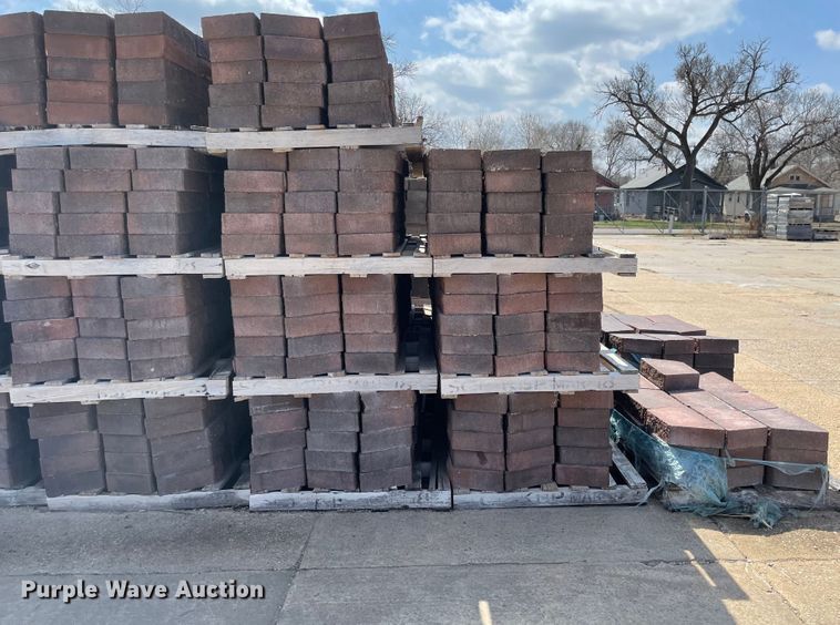 image for item FV9437 Approximately 3,200 retaining wall cap stones