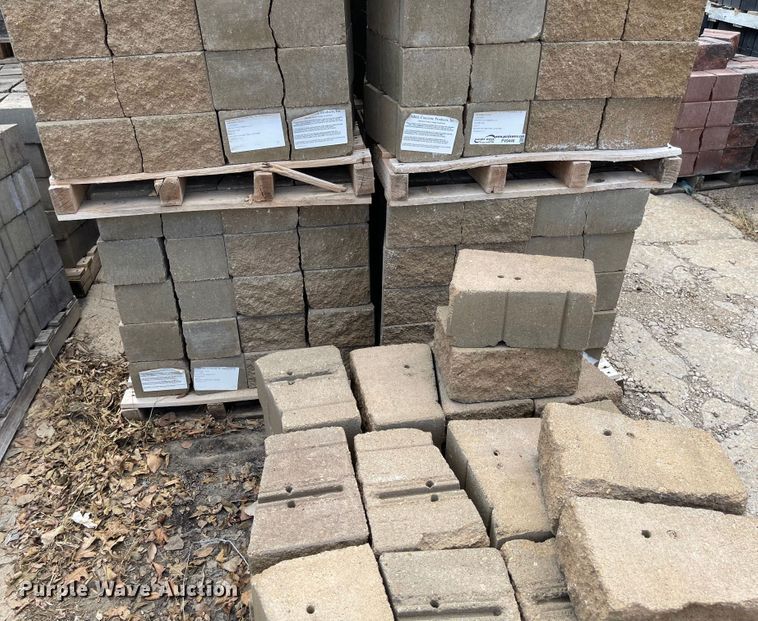 image for item FV9440 (24) pallets of 6" Maytrx L column stones