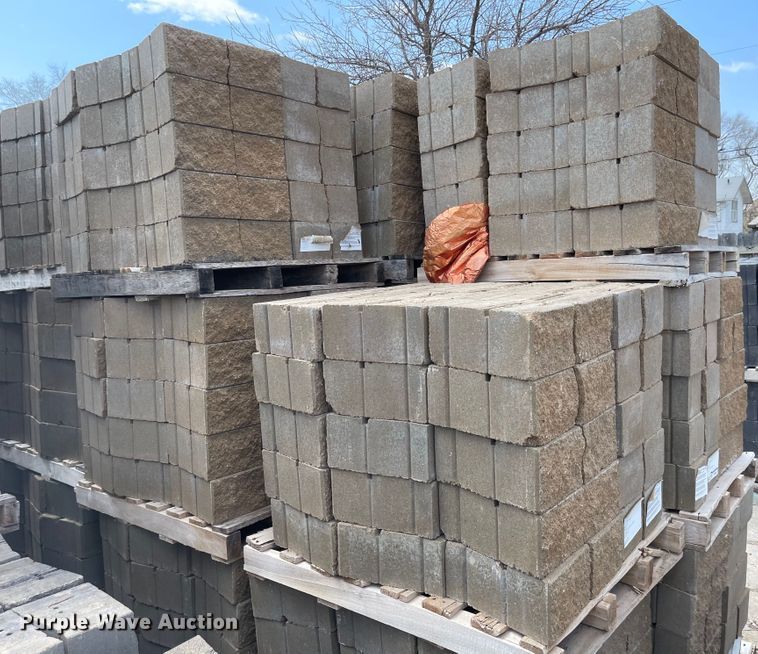 image for item FV9440 (24) pallets of 6" Maytrx L column stones