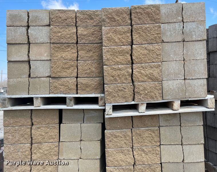 image for item FV9440 (24) pallets of 6" Maytrx L column stones