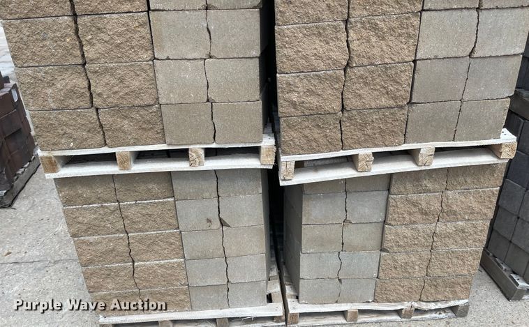 image for item FV9440 (24) pallets of 6" Maytrx L column stones