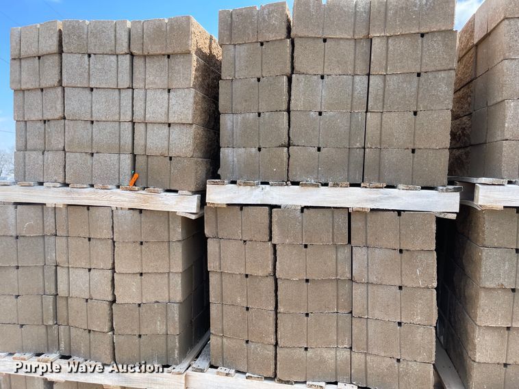 image for item FV9440 (24) pallets of 6" Maytrx L column stones