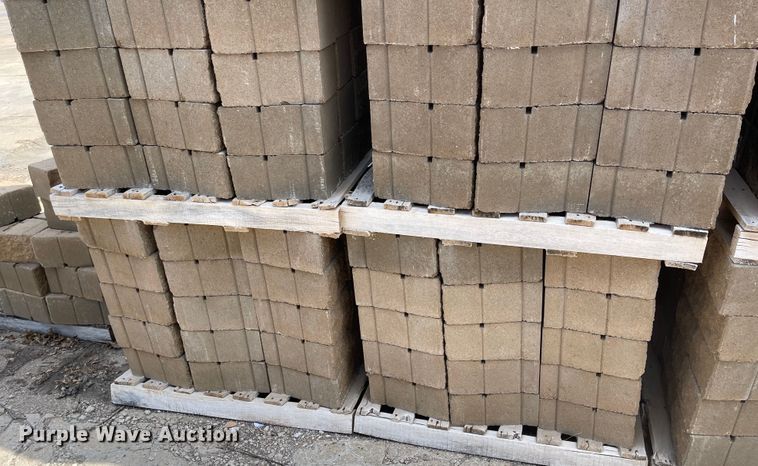 image for item FV9440 (24) pallets of 6" Maytrx L column stones