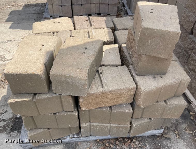 image for item FV9440 (24) pallets of 6" Maytrx L column stones