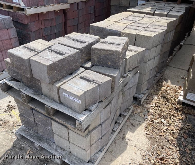 image for item FV9441 (15) pallets of 6" Maytrx L column stones