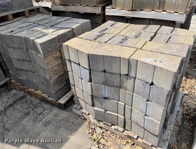 image for item FV9441 (15) pallets of 6" Maytrx L column stones