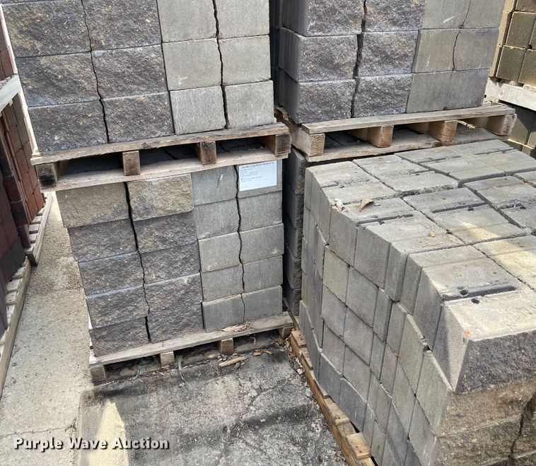 image for item FV9441 (15) pallets of 6" Maytrx L column stones