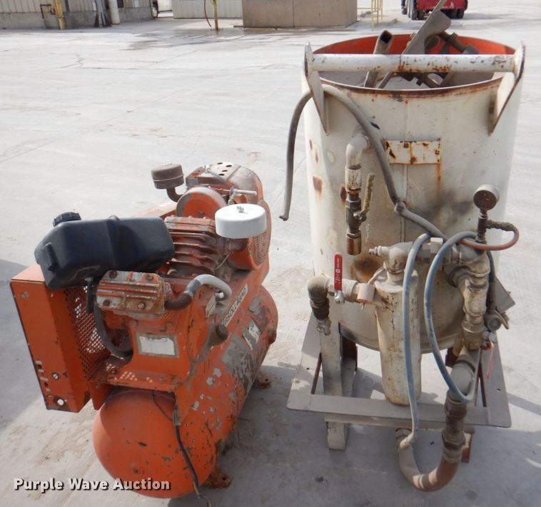 image for item IH9225 Ingersoll Rand 10FGT  air compressor