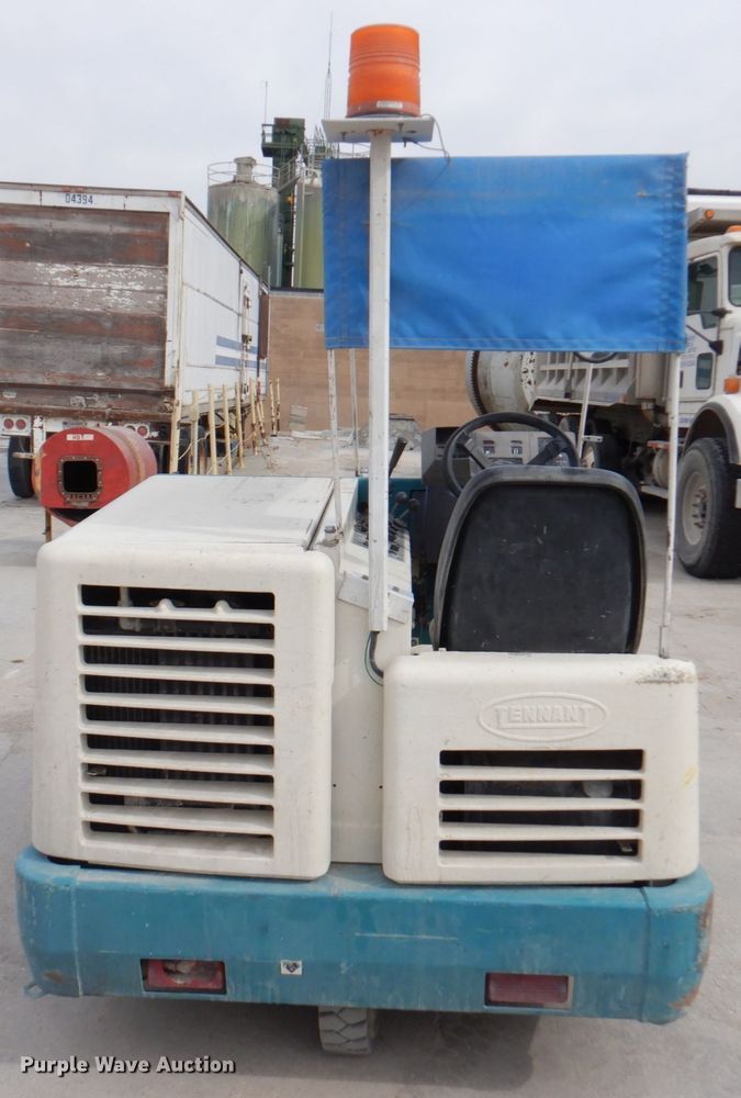 image for item IH9228 Tennant 355  sweeper