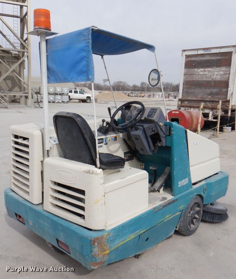 image for item IH9228 Tennant 355  sweeper