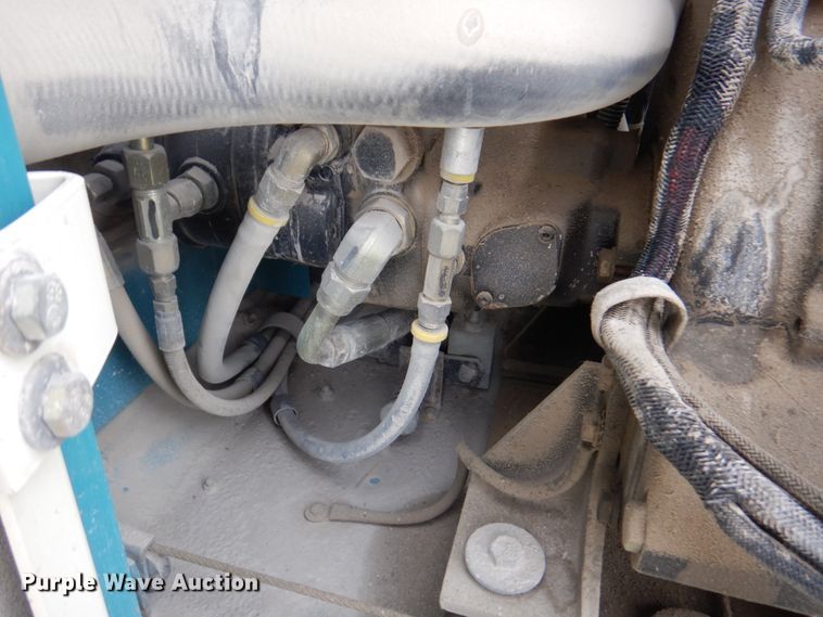 image for item IH9228 Tennant 355  sweeper