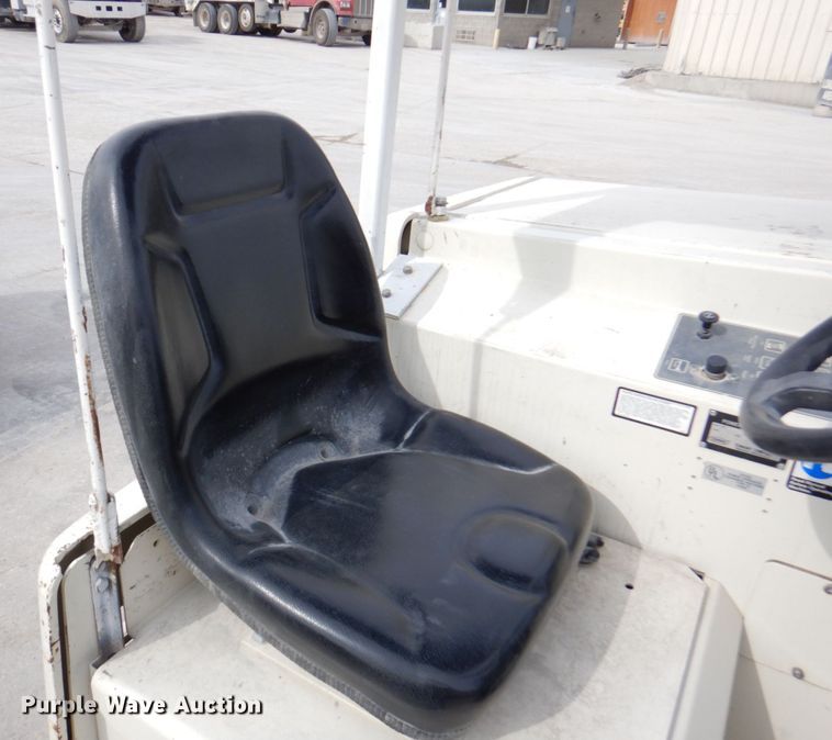 image for item IH9228 Tennant 355  sweeper