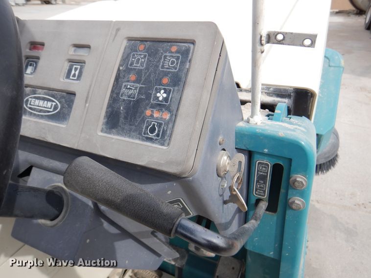 image for item IH9228 Tennant 355  sweeper