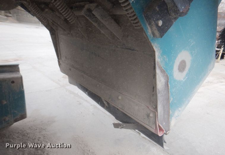 image for item IH9228 Tennant 355  sweeper