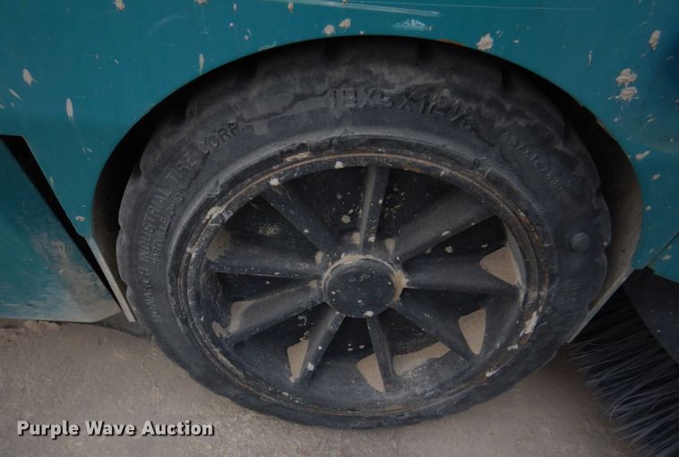 image for item IH9228 Tennant 355  sweeper