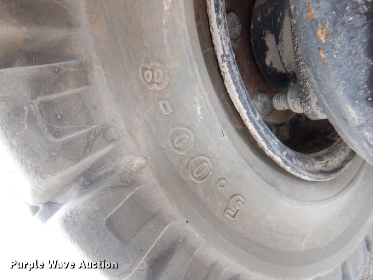 image for item IH9228 Tennant 355  sweeper