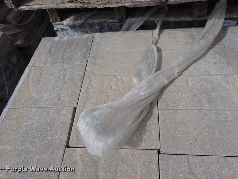 image for item IH9692 552 square feet of Catalina slate three piece pavers