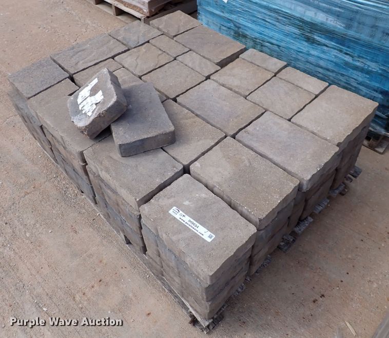 image for item IH9694 615 square feet of 60mm Urbana three piece pavers