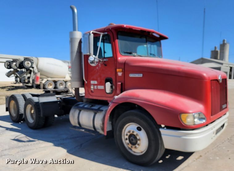 image for item JE9978 1999 International Navistar 9100  semi truck