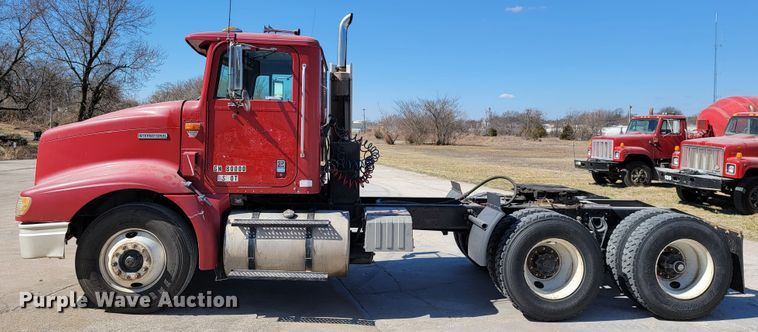 image for item JE9978 1999 International Navistar 9100  semi truck