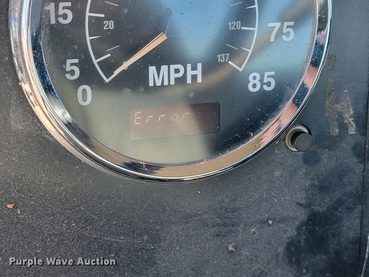 image for item JE9978 1999 International Navistar 9100  semi truck