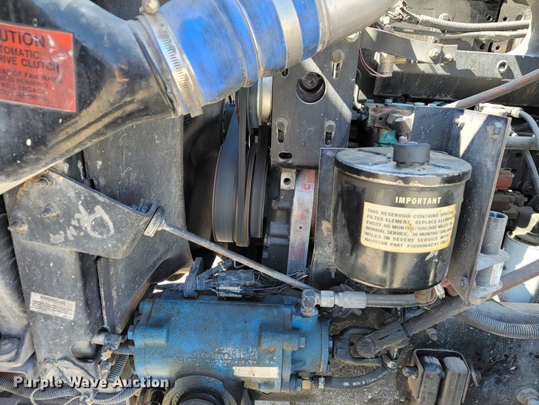 image for item JE9978 1999 International Navistar 9100  semi truck