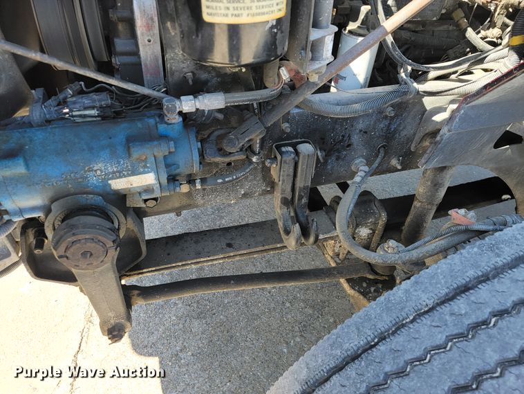 image for item JE9978 1999 International Navistar 9100  semi truck