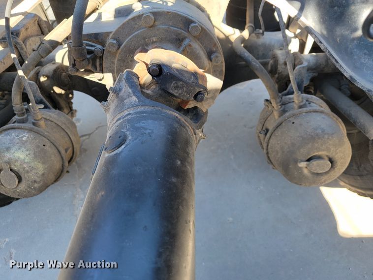 image for item JE9978 1999 International Navistar 9100  semi truck