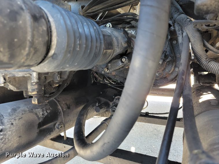 image for item JE9978 1999 International Navistar 9100  semi truck